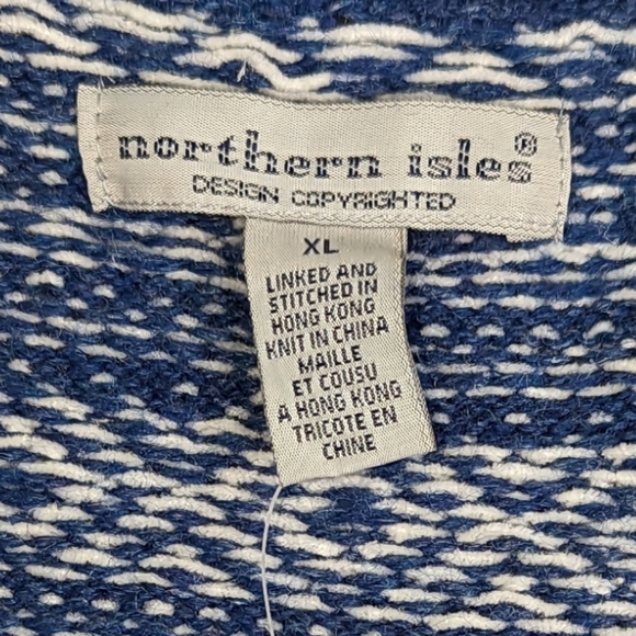 NWT...Northern Isles Wool Blend Sweater with Pewter Clasp..Size XL - Picture 5 of 7